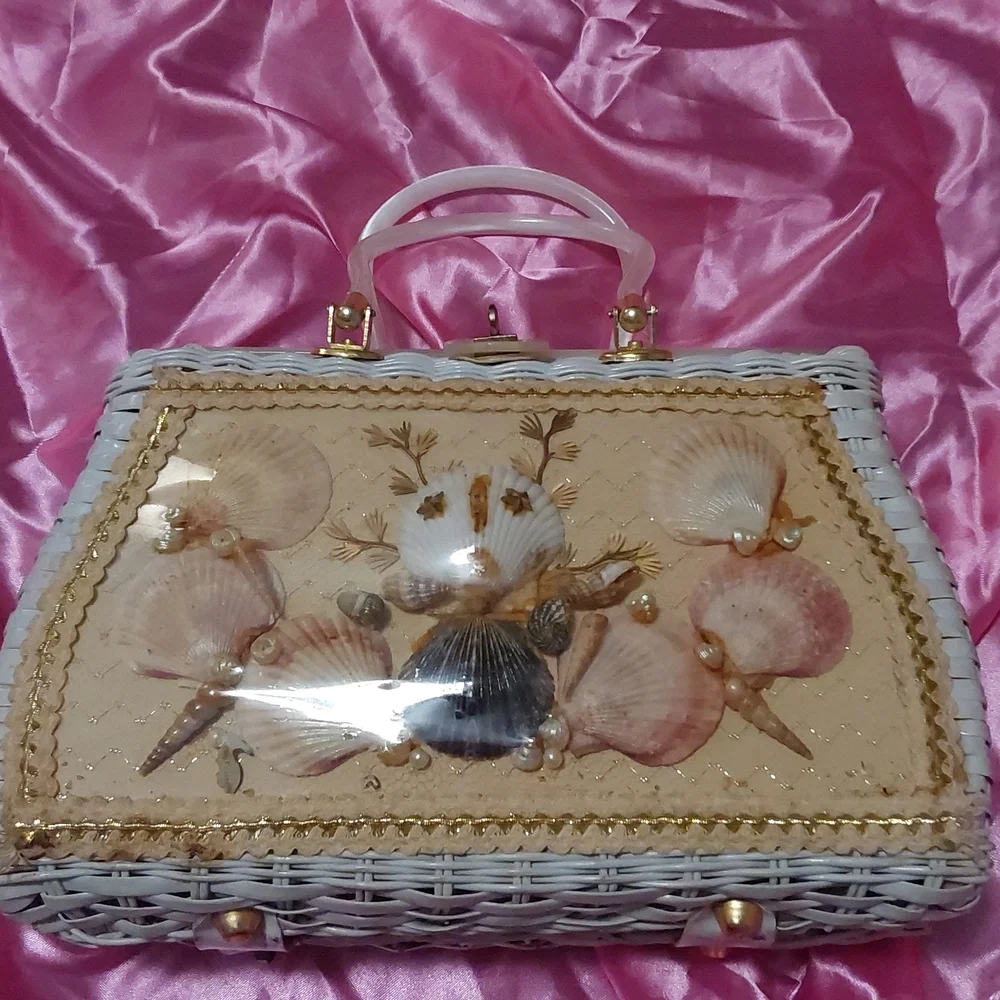 Great Gift!! Vintage mommy and me purse set